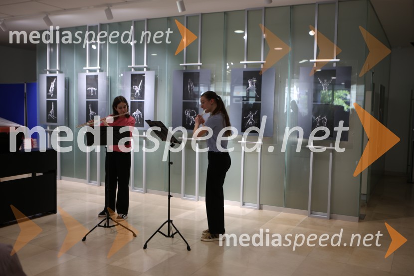 Dialog telesa, odprtje fotografske razstave, Miha Kacafura