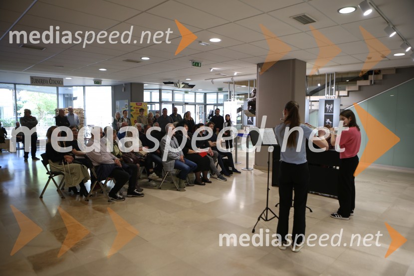 Dialog telesa, odprtje fotografske razstave, Miha Kacafura