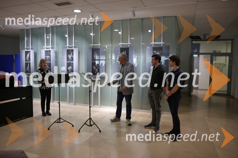 Dialog telesa, odprtje fotografske razstave, Miha Kacafura