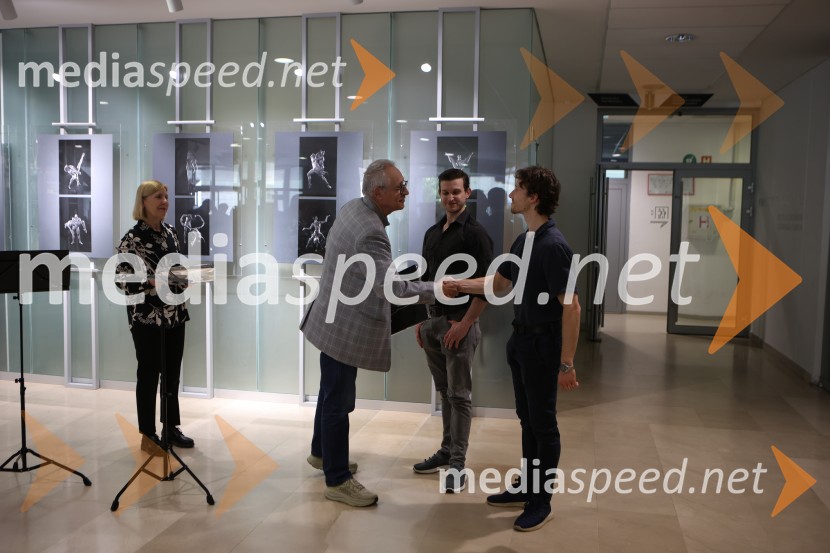 Dialog telesa, odprtje fotografske razstave, Miha Kacafura