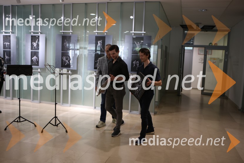 Dialog telesa, odprtje fotografske razstave, Miha Kacafura