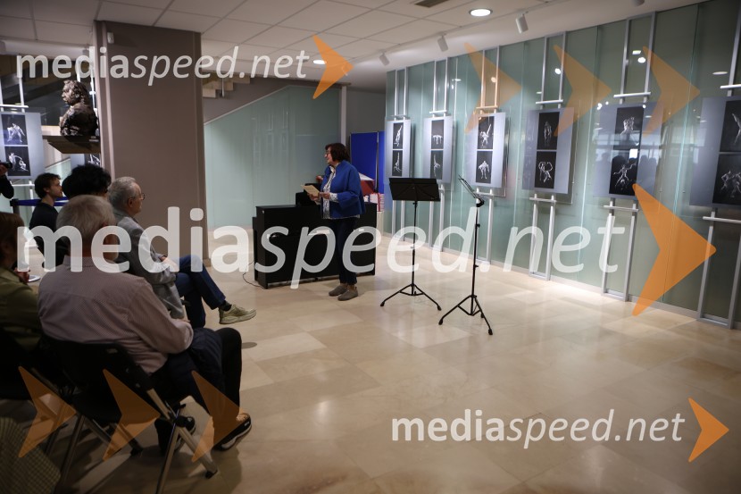 Dialog telesa, odprtje fotografske razstave, Miha Kacafura