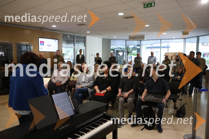 Dialog telesa, odprtje fotografske razstave, Miha Kacafura