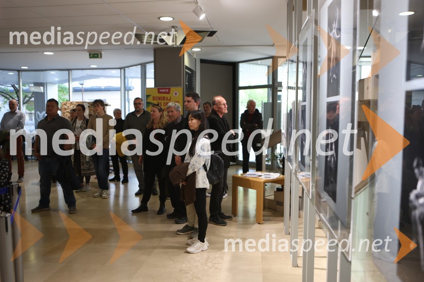 Dialog telesa, odprtje fotografske razstave, Miha Kacafura