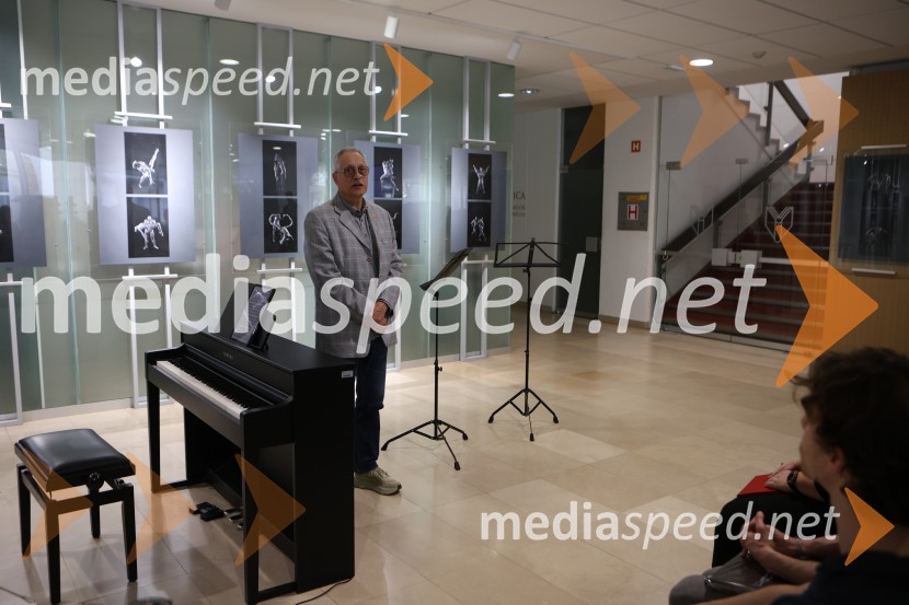 Dialog telesa, odprtje fotografske razstave, Miha Kacafura