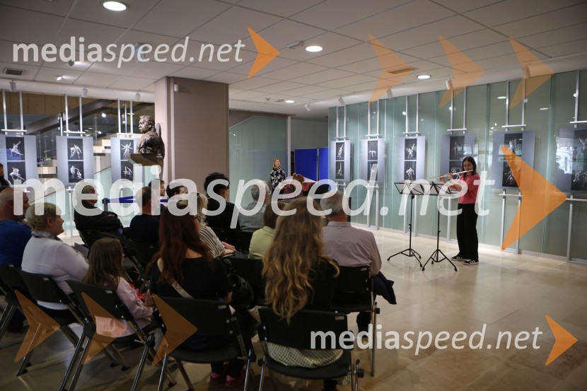 Dialog telesa, odprtje fotografske razstave, Miha Kacafura