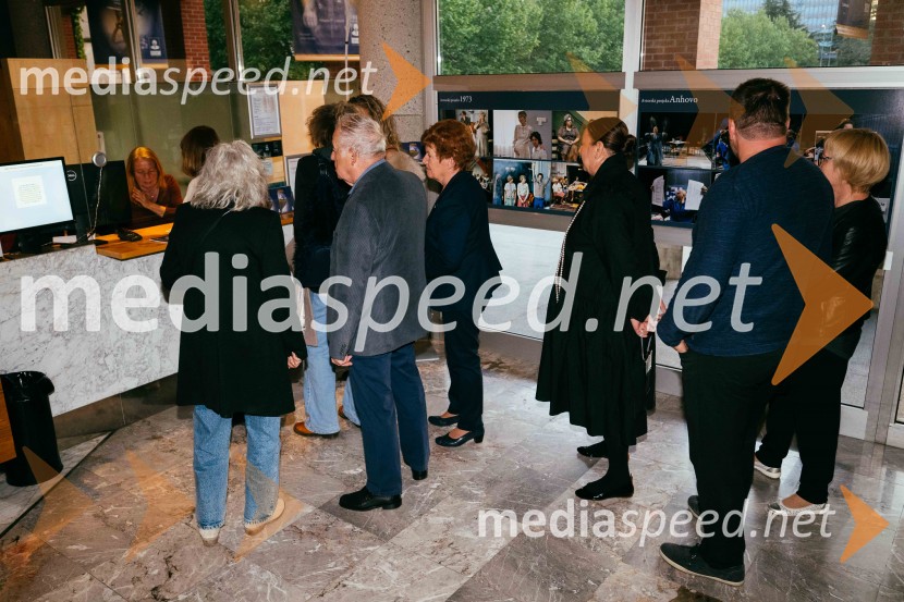 Konec epohe, premiera, SNG Nova Gorica