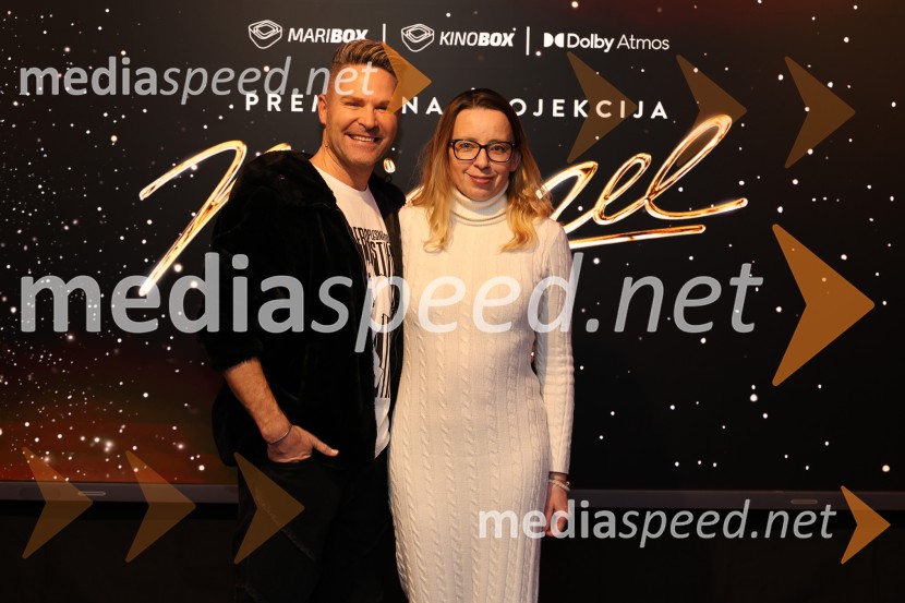  Sebastian Podgornik, pevec in plesalec;  Ksenija Arzenšek, pomočnica direktorja MARIBOXMichael, premiera filma, Maribox