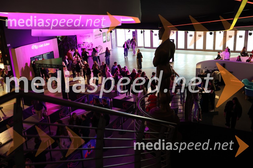 Michael, premiera filma, Maribox