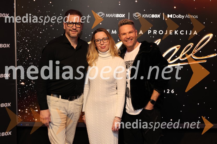  ... ;  Ksenija Arzenšek, pomočnica direktorja MARIBOX;  Sebastian Podgornik, pevec in plesalecMichael, premiera filma, Maribox