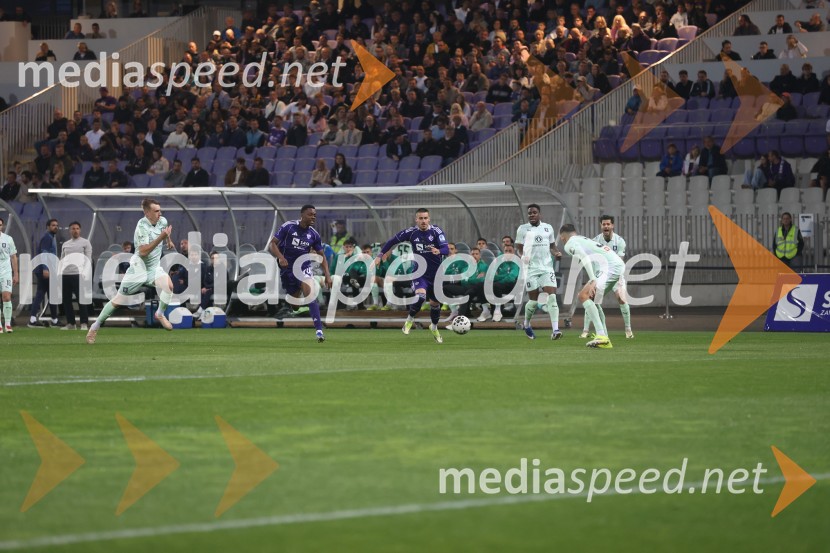 Nogomet, Maribor:Olimpija - večni derbi prekinjen zaradi kaosa na tribunah