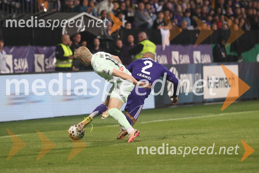 Nogomet, Maribor:Olimpija - večni derbi prekinjen zaradi kaosa na tribunah