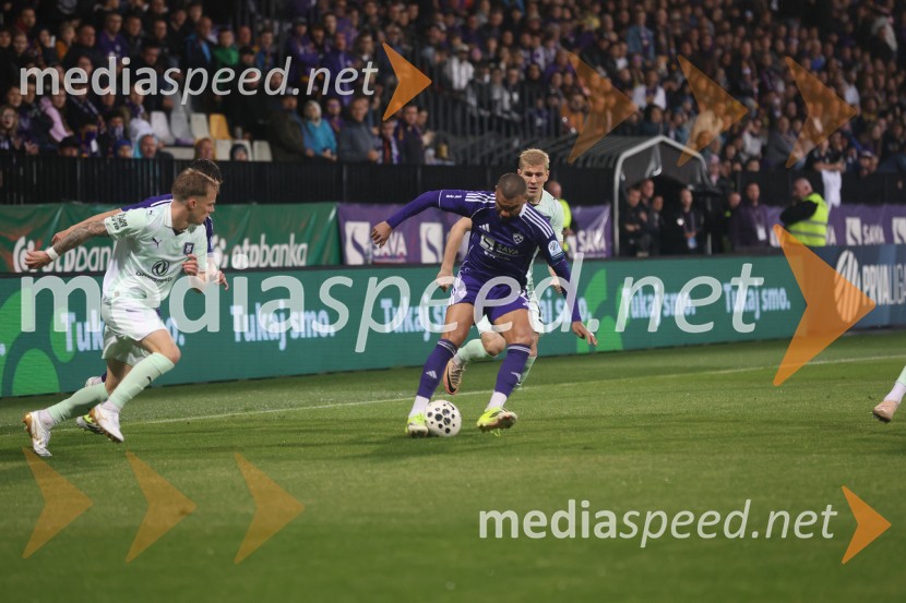 Nogomet, Maribor:Olimpija - večni derbi prekinjen zaradi kaosa na tribunah