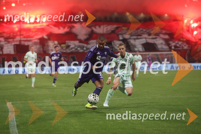 Nogomet, Maribor:Olimpija - večni derbi prekinjen zaradi kaosa na tribunah