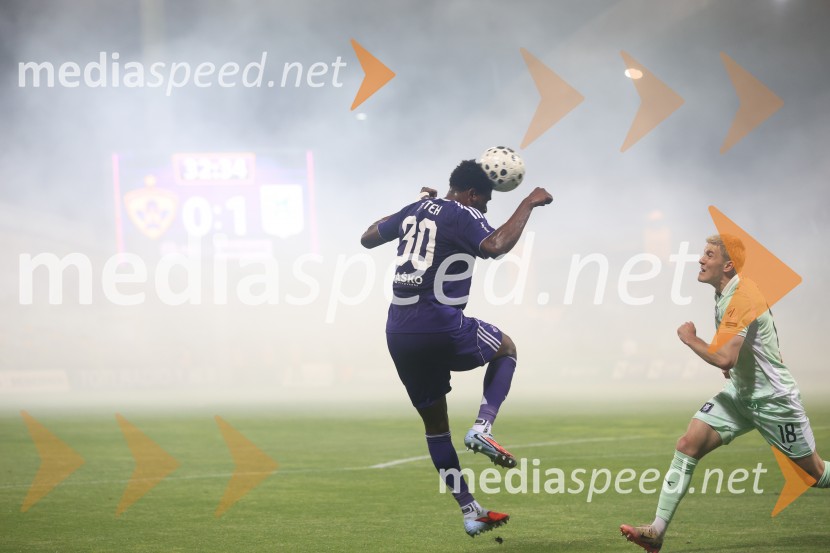 Nogomet, Maribor:Olimpija - večni derbi prekinjen zaradi kaosa na tribunah