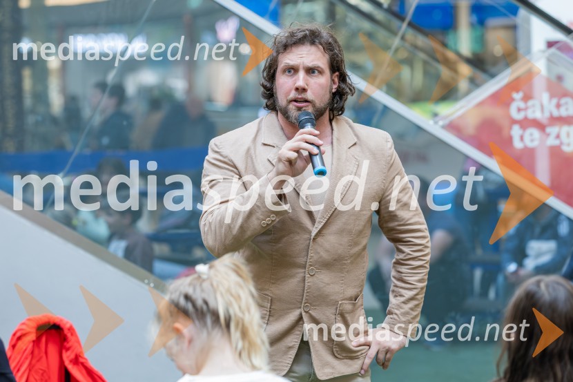 Predstava Pasji mož, Citycenter Celje