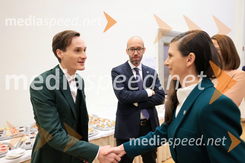 Domen Prevc in Spirit Slovenija podpisala pogodbo o promocijskem sodelovanju