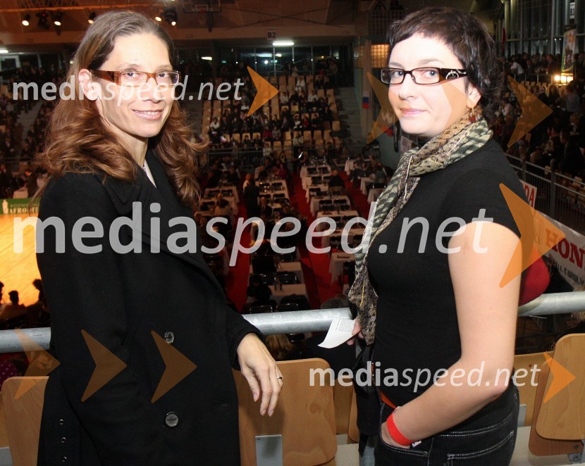 Katja Mlakar, odnosi z javnostjo in Katarina Pernat, novinarkaSvetovno prvenstvo v latinskoameriških plesih 2009