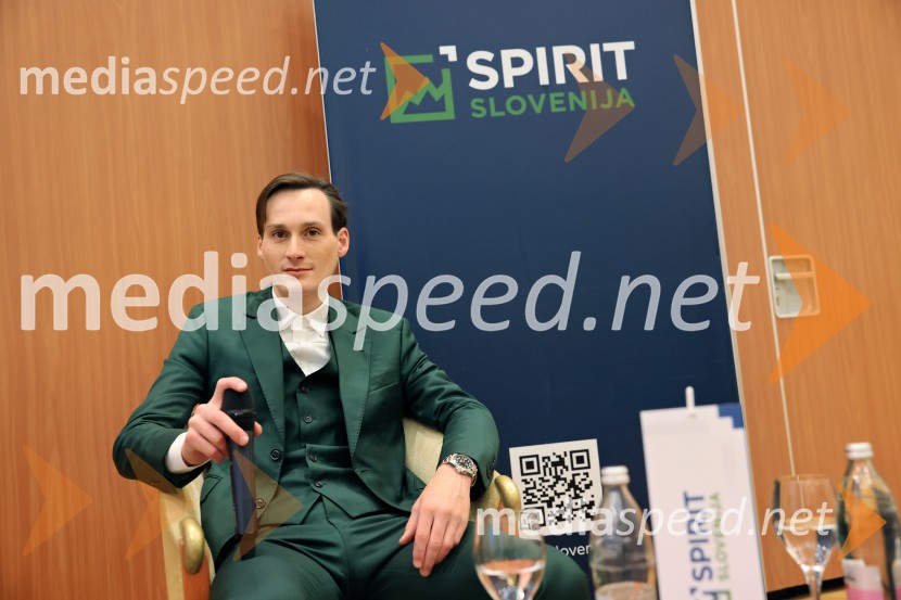 Domen Prevc in Spirit Slovenija podpisala pogodbo o promocijskem sodelovanju