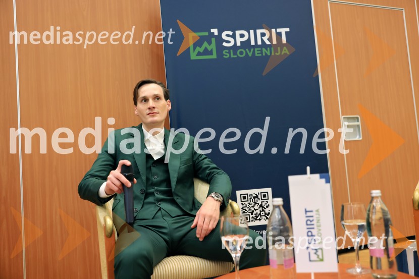 Domen Prevc in Spirit Slovenija podpisala pogodbo o promocijskem sodelovanju