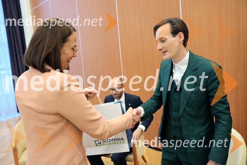 Domen Prevc in Spirit Slovenija podpisala pogodbo o promocijskem sodelovanju
