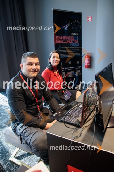 Digitalizacija in umetna inteligenca kot ključ do konkurenčnosti: BS Talks združil vodilne strokovnjake in odločevalce