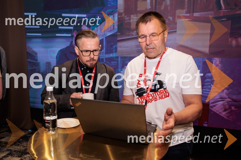 Digitalizacija in umetna inteligenca kot ključ do konkurenčnosti: BS Talks združil vodilne strokovnjake in odločevalce