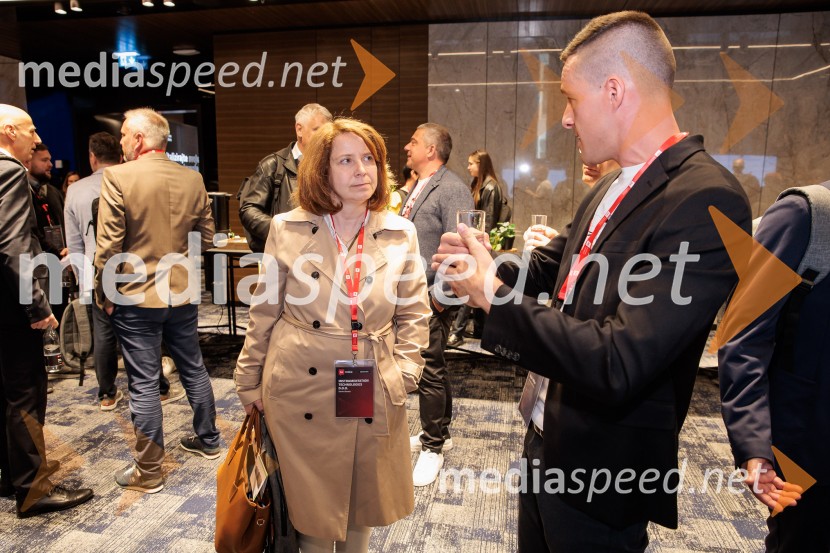 Digitalizacija in umetna inteligenca kot ključ do konkurenčnosti: BS Talks združil vodilne strokovnjake in odločevalce