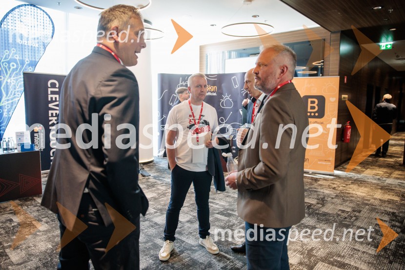 Digitalizacija in umetna inteligenca kot ključ do konkurenčnosti: BS Talks združil vodilne strokovnjake in odločevalce