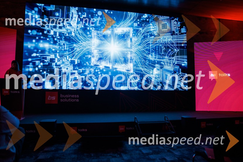 Digitalizacija in umetna inteligenca kot ključ do konkurenčnosti: BS Talks združil vodilne strokovnjake in odločevalce