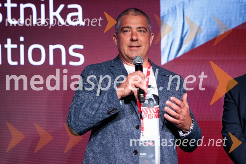Digitalizacija in umetna inteligenca kot ključ do konkurenčnosti: BS Talks združil vodilne strokovnjake in odločevalce