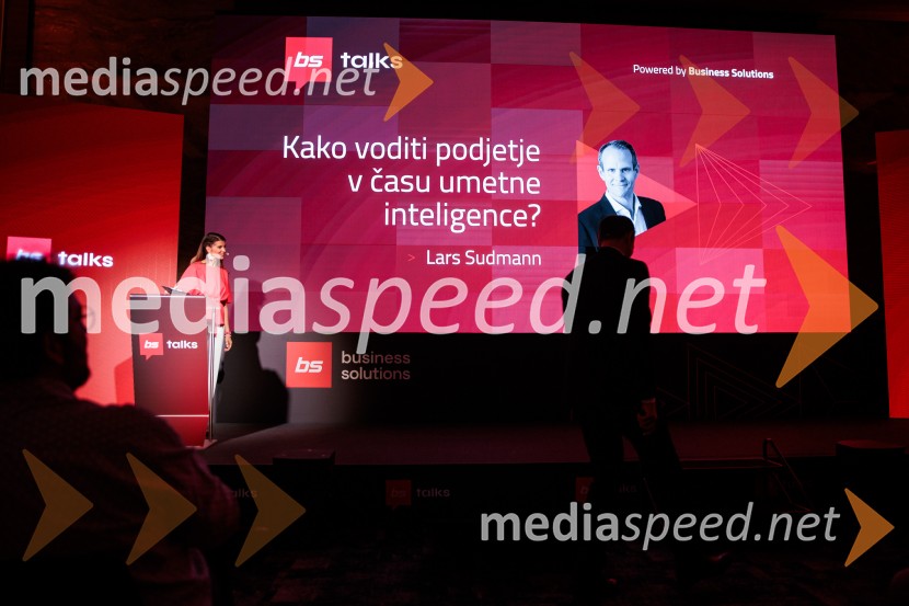 Digitalizacija in umetna inteligenca kot ključ do konkurenčnosti: BS Talks združil vodilne strokovnjake in odločevalce