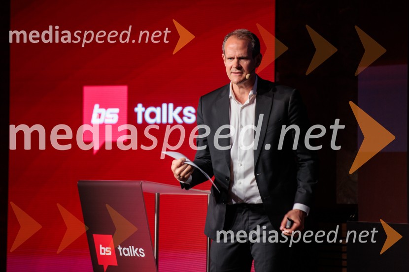 Digitalizacija in umetna inteligenca kot ključ do konkurenčnosti: BS Talks združil vodilne strokovnjake in odločevalce
