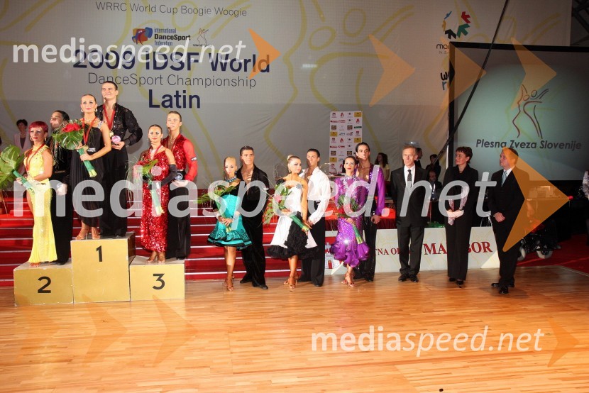 Tatsiana Lahvinovich in Zoran Plohl, Hrvaška, Anna Firstova in Alexey Silde, Rusija, svetovna prvaka v latinskoameriških plesih 2009, Anna Kuzminskaya in Andrey Zaytsev, Rusija, Jagoda Štrukelj in Jurij Batagelj, Slovenija, Michelle Abildtrup in Martino Zanibellato, Danska, Antonia in Gabriele Goffredo, Italija, Drago Šulek, predsednik Plesne zveze Slovenije, Irma Pavlinič Krebs, ministrica za javno upravo in Heinz Spaeker, IDSF športni direktorSvetovno prvenstvo v latinskoameriških plesih 2009