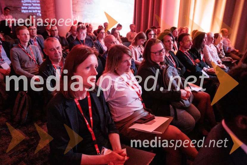 Digitalizacija in umetna inteligenca kot ključ do konkurenčnosti: BS Talks združil vodilne strokovnjake in odločevalce