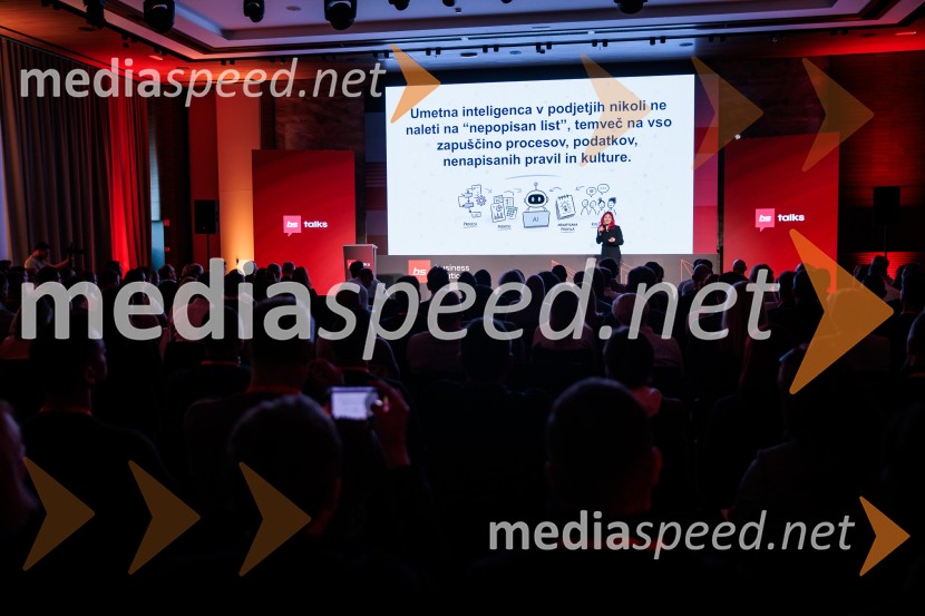 Digitalizacija in umetna inteligenca kot ključ do konkurenčnosti: BS Talks združil vodilne strokovnjake in odločevalce