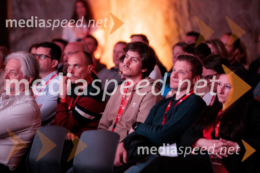 Digitalizacija in umetna inteligenca kot ključ do konkurenčnosti: BS Talks združil vodilne strokovnjake in odločevalce