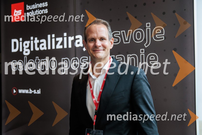 Digitalizacija in umetna inteligenca kot ključ do konkurenčnosti: BS Talks združil vodilne strokovnjake in odločevalce