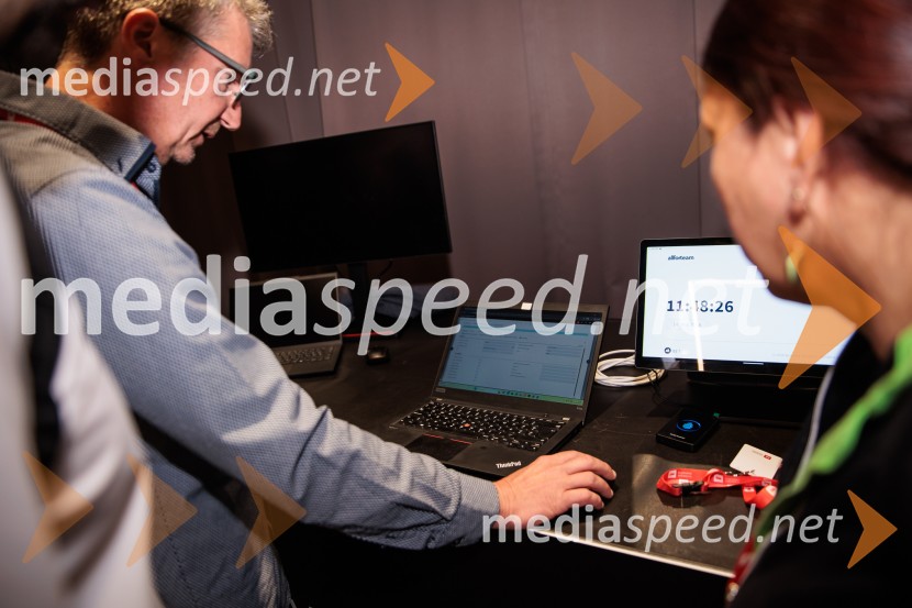 Digitalizacija in umetna inteligenca kot ključ do konkurenčnosti: BS Talks združil vodilne strokovnjake in odločevalce