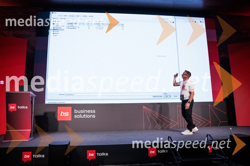 Digitalizacija in umetna inteligenca kot ključ do konkurenčnosti: BS Talks združil vodilne strokovnjake in odločevalce