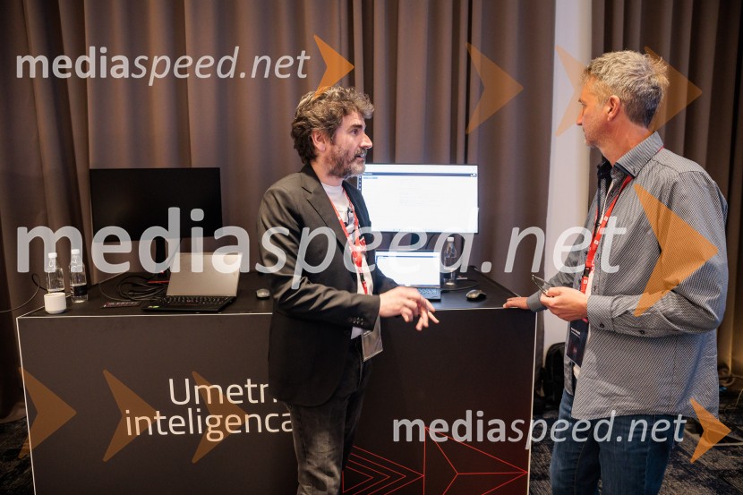 Digitalizacija in umetna inteligenca kot ključ do konkurenčnosti: BS Talks združil vodilne strokovnjake in odločevalce