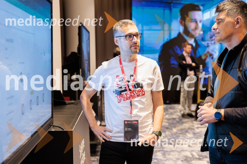 Digitalizacija in umetna inteligenca kot ključ do konkurenčnosti: BS Talks združil vodilne strokovnjake in odločevalce