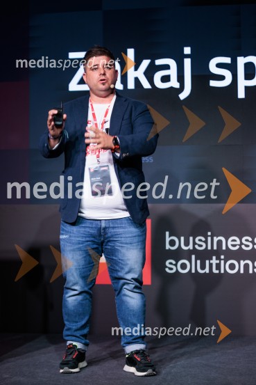 Digitalizacija in umetna inteligenca kot ključ do konkurenčnosti: BS Talks združil vodilne strokovnjake in odločevalce