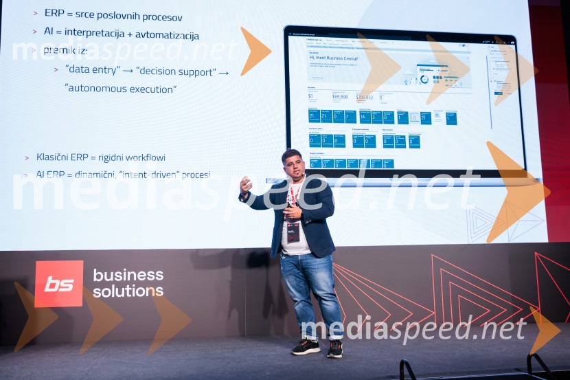 Digitalizacija in umetna inteligenca kot ključ do konkurenčnosti: BS Talks združil vodilne strokovnjake in odločevalce