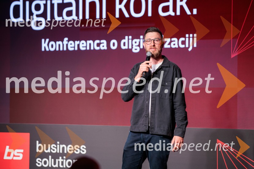 Digitalizacija in umetna inteligenca kot ključ do konkurenčnosti: BS Talks združil vodilne strokovnjake in odločevalce
