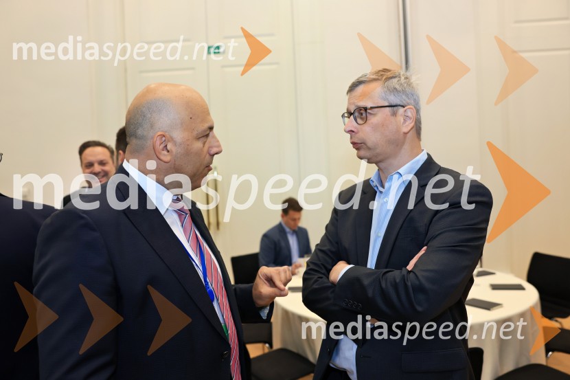 Konferenca Tea with Reason: Shaping the Future of Cities