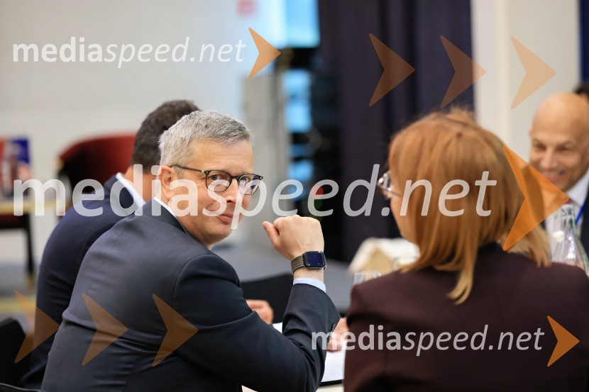 Konferenca Tea with Reason: Shaping the Future of Cities