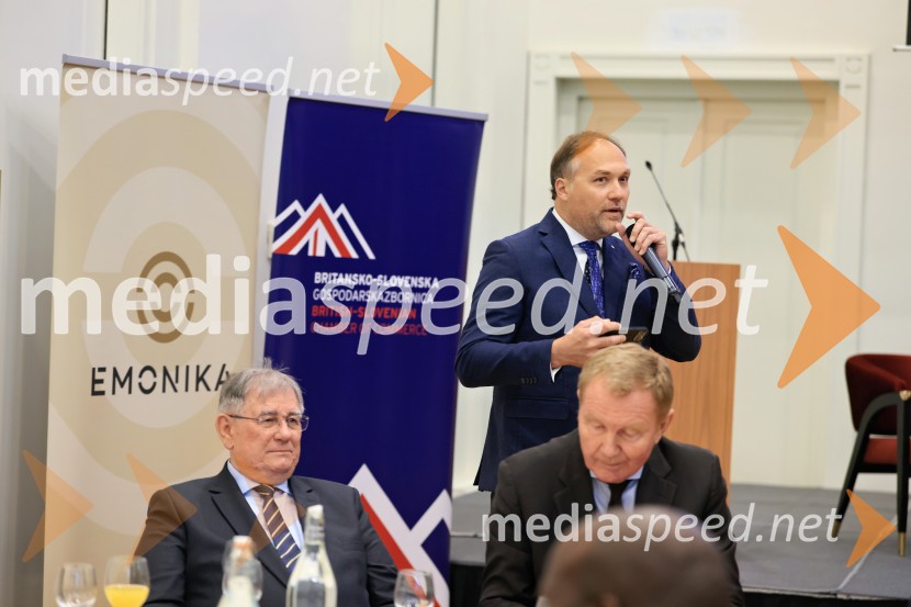 Konferenca Tea with Reason: Shaping the Future of Cities