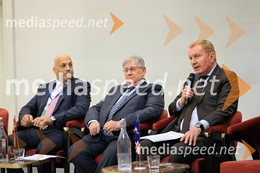 Konferenca Tea with Reason: Shaping the Future of Cities