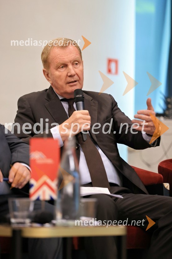 Konferenca Tea with Reason: Shaping the Future of Cities
